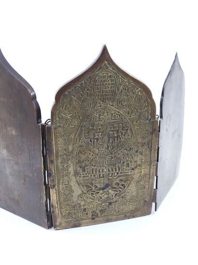 POLYPTIC with four leaves, travel icon, in...
