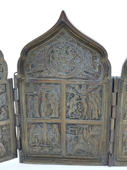 POLYPTIC with four leaves, travel icon, in...