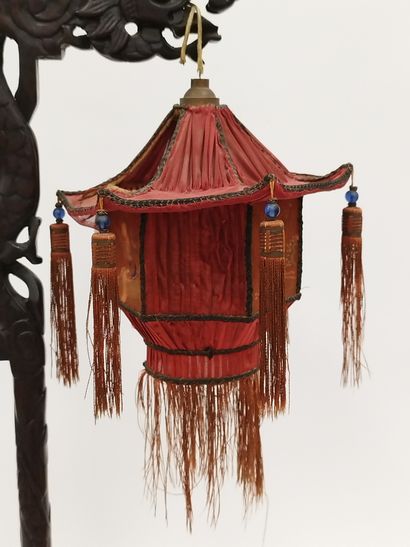 VIETNAM

Carved wooden lamp with dragon decoration,...