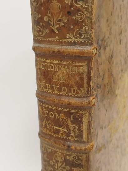 UNIVERSAL DICTIONARY French and Latin containing...