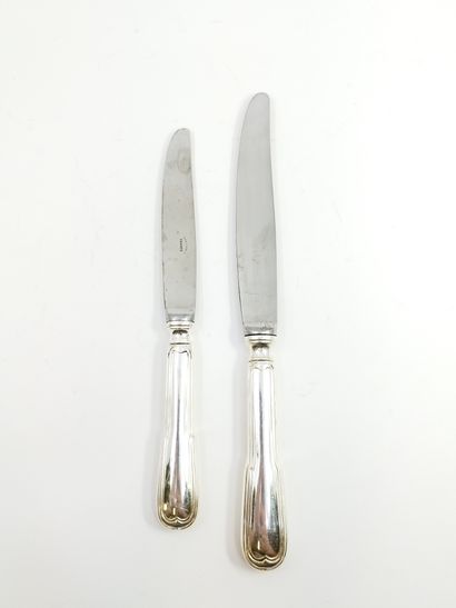 YVETOT

Coffret à couteaux en métal argenté...