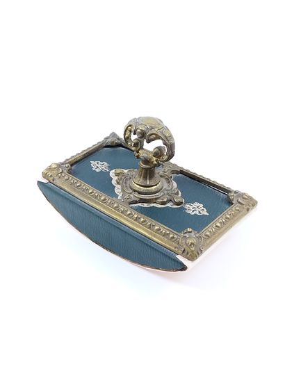 IMPORTANT GILDED BRONZE ENCRIBER, carved...