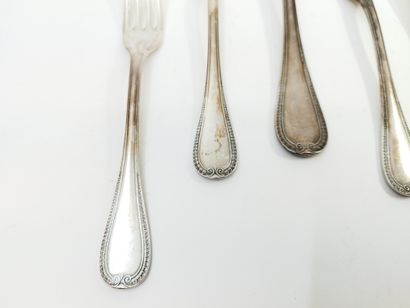 CHRISTOFLE

Partie de ménagère modèle Louis...