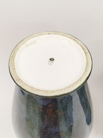 SEVRES Moderne

Paire de vases en céramique...