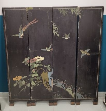 FIREWORKS with four leaves

In black lacquered...