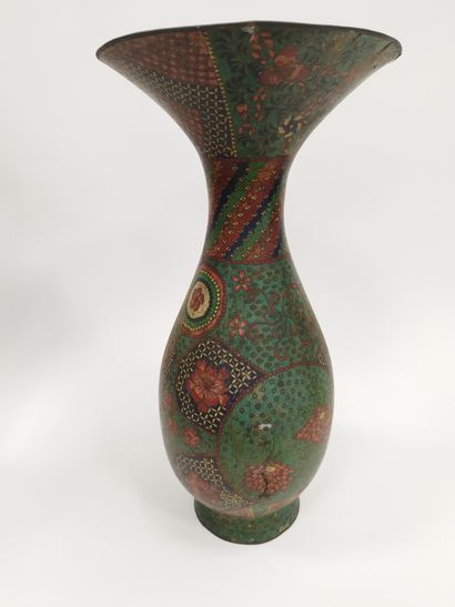 JAPON, époque MEIJI (1868-1912)

Paire de...