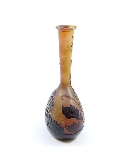 Emile GALLE (1846-1904)

Vase soliflore en...