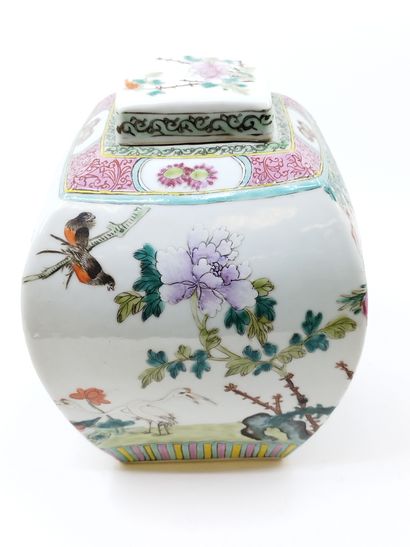 CHINA XIXth century

Green family

Covered...