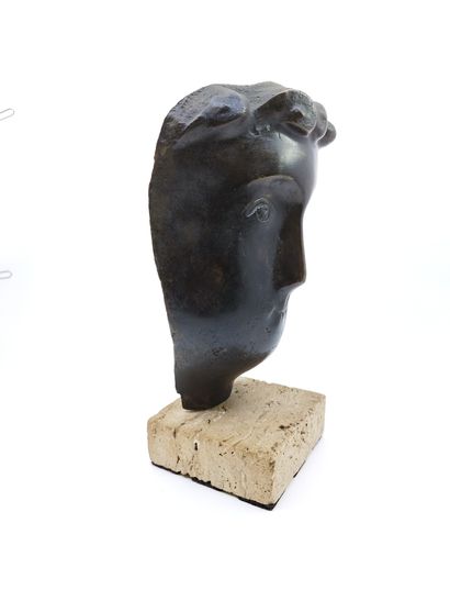 AP 1/7

Visage d'homme

Bronze à patine brune...