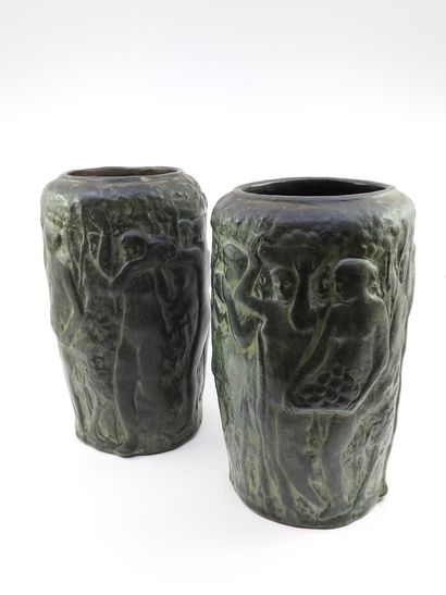 Gustave VIOLET (1873-1952)

Paire de vases...