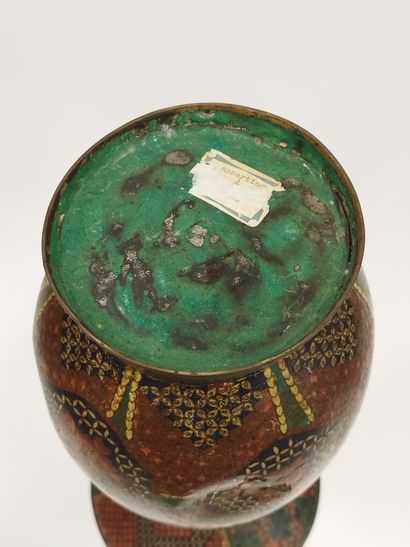 JAPON, époque MEIJI (1868-1912)

Paire de...