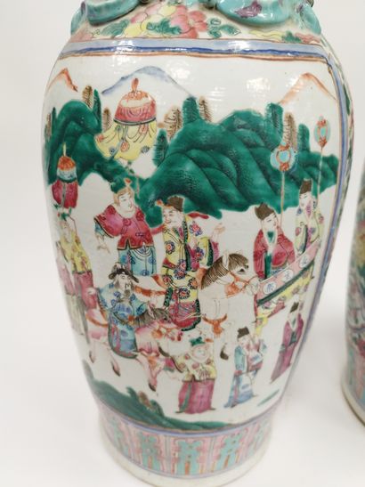 CHINE XIXeme siècle

Paire de vases balustre...