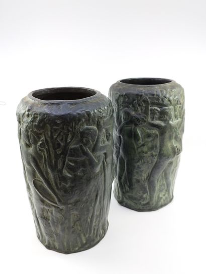 Gustave VIOLET (1873-1952)

Paire de vases...