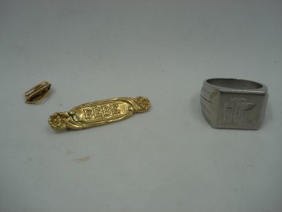 1 Bague Autre matière 12,32 g 1 Broche Or...