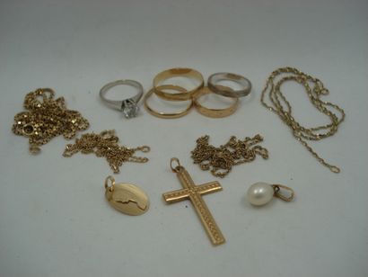 1 Bague Or gris 18kt et pierre 3,39 g 3 Pendentifs...