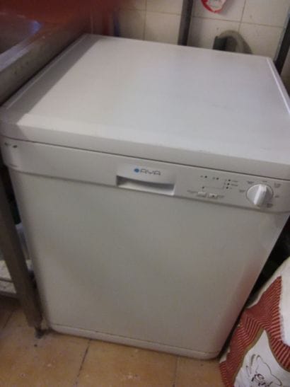 Lave vaisselle de marque AYA

Cuisinière...