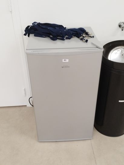 Réfrigérateur top WALHBERG

Etagère

Caf...