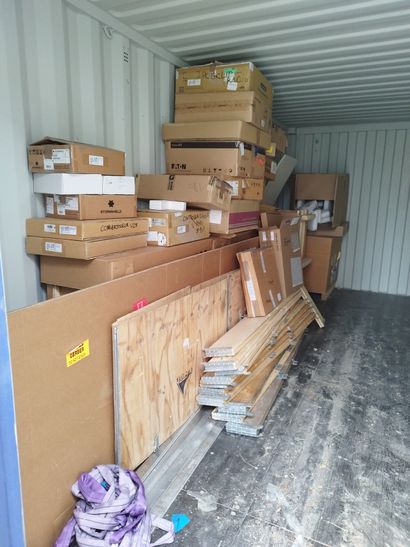 Container type FG-20D-00001

Année 2019

Avec...