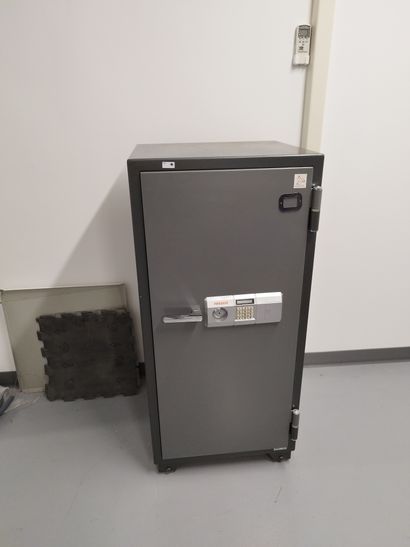 Coffre-fort à clé et à code

Firesafe