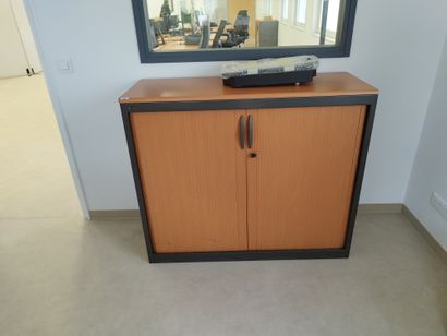 Bureau à retour en compressé

Armoire basse...