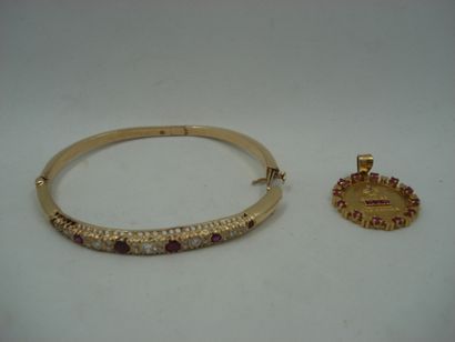 1 Pendentif Or 18kt et pierres 6,88 g 1 Bracelet...