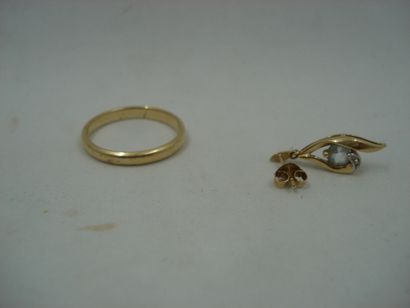 1 Boucle Or 18kt et pierres 1,01 g 1 Alliance...
