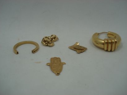2 Boucles Or 18kt 3,30 g déteriorées dépareillées...