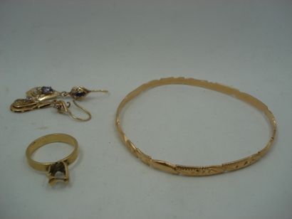 2 Boucles Or 18kt et pierres 3,54 g incomplètes...
