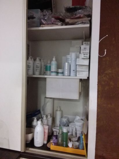 traînant de la pièce contenant
produits ...
