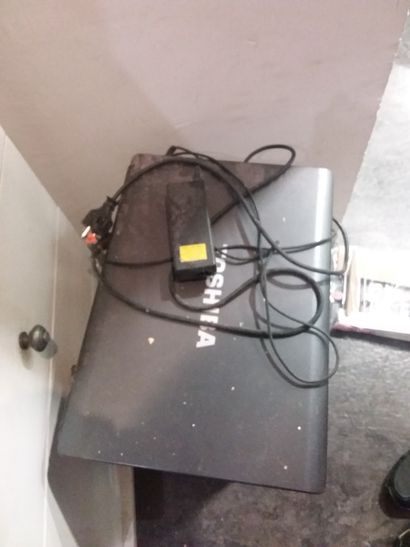 deux ordinateurs portables ACER
imprimante...