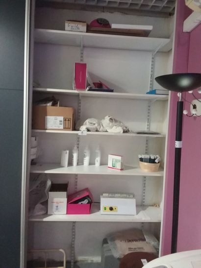 le traînant de la pièce comprenant 
déco...