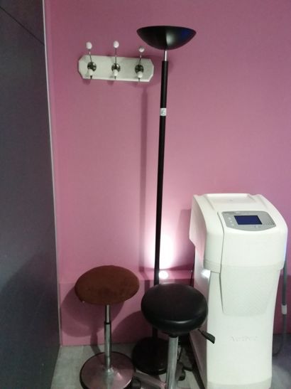 2 tabourets
lampadaire