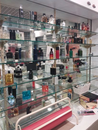 totalité des parfums se trouvant sur l'é...