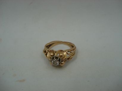 1 Bague Or 18kt et pierre 4,17 g deteriorée...