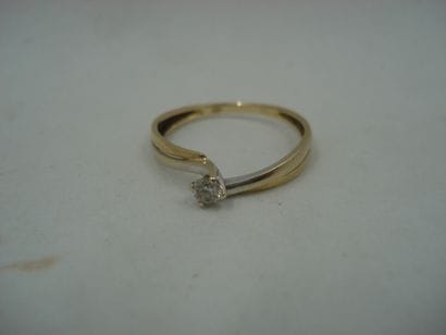 1 Bague Or 2 tons 18 carats et pierre 1,54...