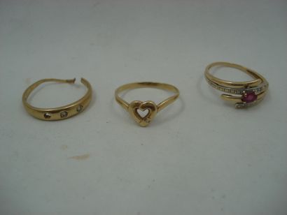 2 Bagues Or 18kt et pierres 3,13 g 1 Alliance...