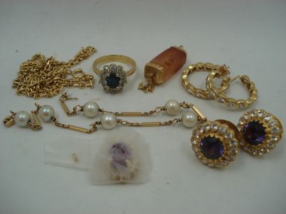 1 Bague Or jaune 18kt et pierres 6,18 g 2...