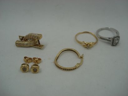 1 Boucle Or 18kt et pierres 1,23 g deteriorée...