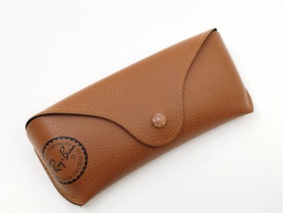 Ray Ban 
Paire de lunette de soleil
Verres...