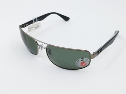 Ray Ban 
Paire de lunette de soleil
Verres...