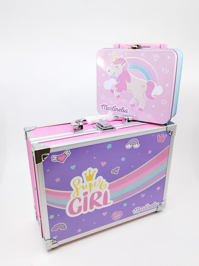 Martinelia - Super girl
Malette de maquillage
Petite...