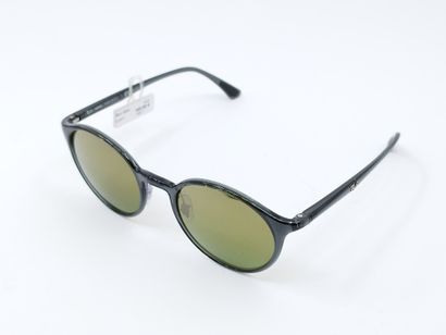 Ray Ban 
Paire de lunette de soleil
Verres...