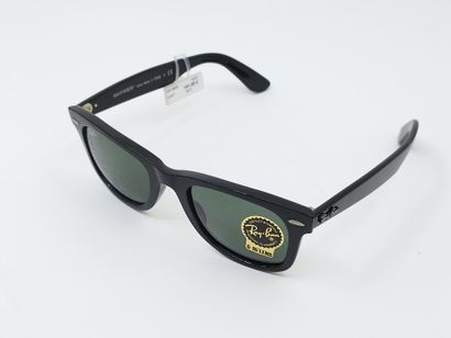 Ray Ban 
Paire de lunette de soleil
Verres...