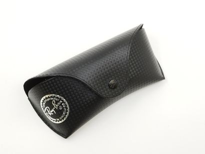 Ray Ban 
Paire de lunette de soleil
Verres...