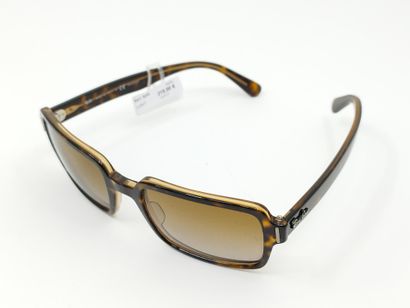 Ray Ban 
Paire de lunette de soleil
Verres...