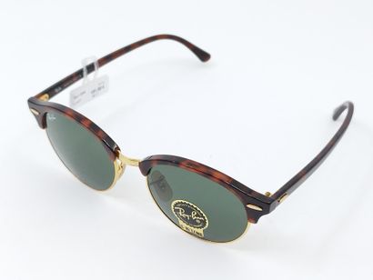 Ray Ban 
Paire de lunette de soleil