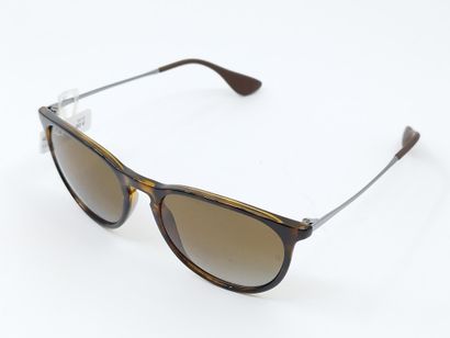 Ray Ban 
Paire de lunette de soleil
Verres...