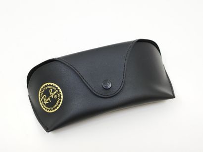 Ray Ban 
Paire de lunette de soleil