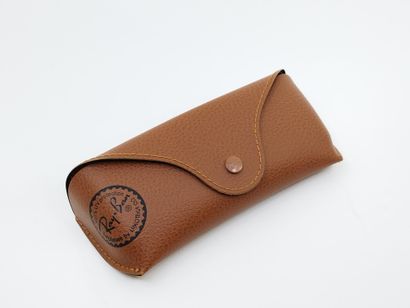 Ray Ban 
Paire de lunette de soleil
Verres...