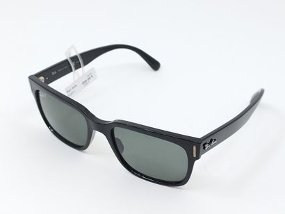 Ray Ban 
Paire de lunette de soleil
Verres...